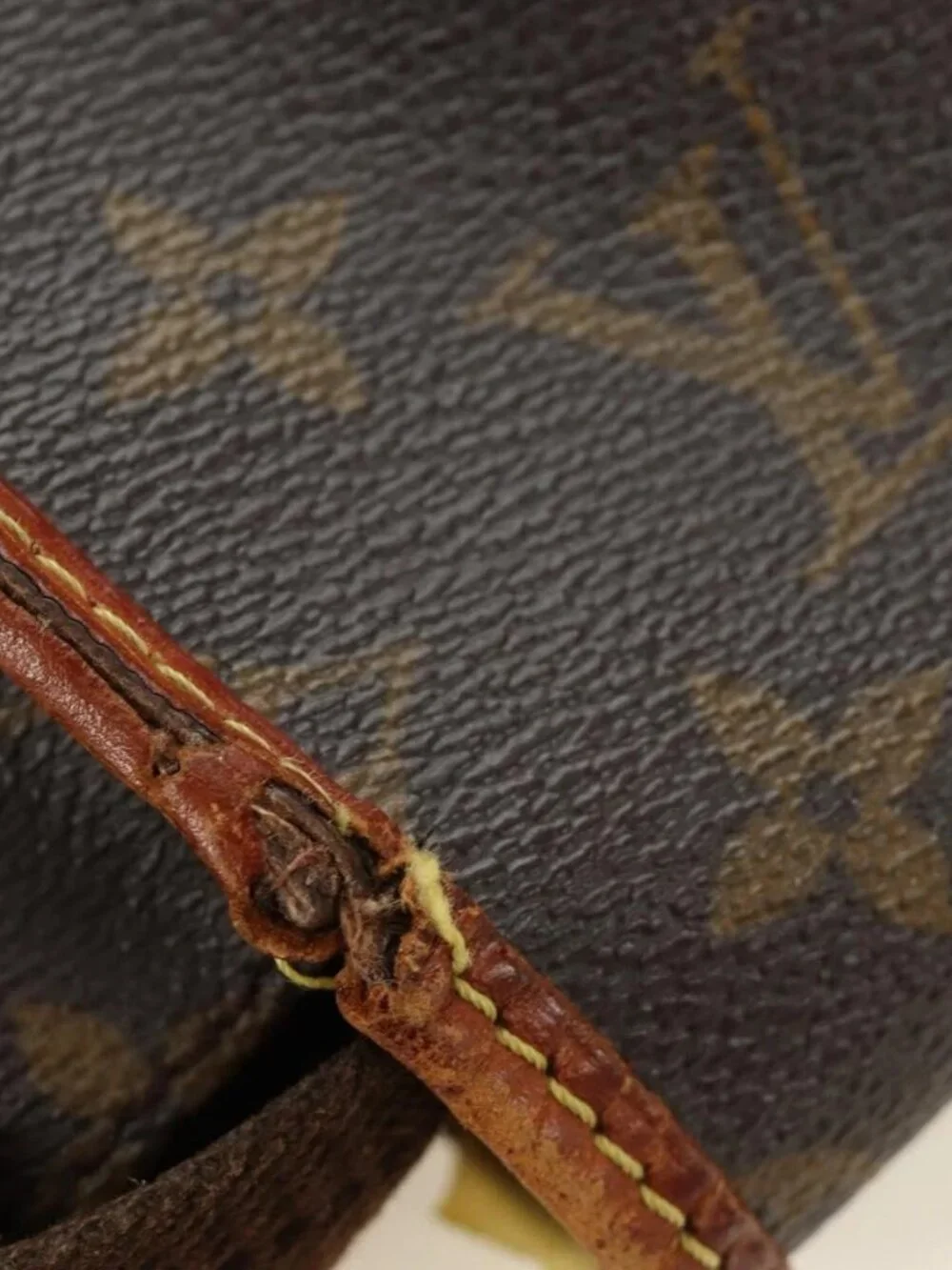 LOUIS VUITTON Monogram Messenger Bosphore PM Shoulder Bag M40106 LV Auth 129221